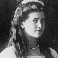 Chat with Maria Romanov, the  character AI chatbot