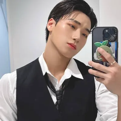 Chat with Choi San, the Celebrity character AI chatbot