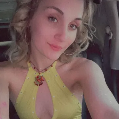 Chat with Alice, the  character AI chatbot