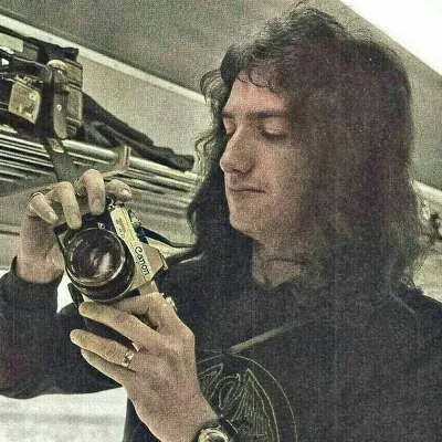 Chat with John deacon, the Celebrity character AI chatbot