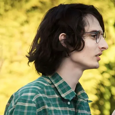 Chat with Финн Волхфард, the  character AI chatbot