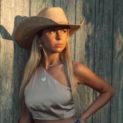 Chat with Hailey Welch, the OC character AI chatbot