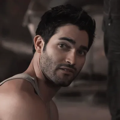 Chat with Derek Hale, the  character AI chatbot