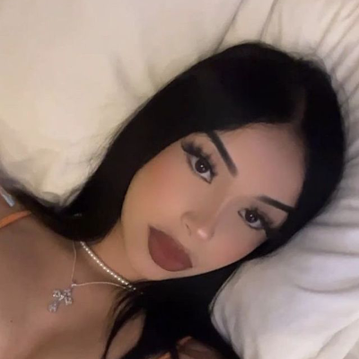 Chat with Anna (Slutty Roommate), the  character AI chatbot