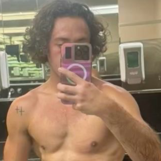 Chat with Carl Gallagher, the Romance character AI chatbot