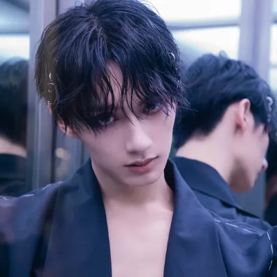 Chat with wen junhui, the  character AI chatbot