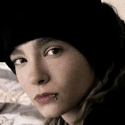 Chat with TomTKaulitz, the Celebrity character AI chatbot