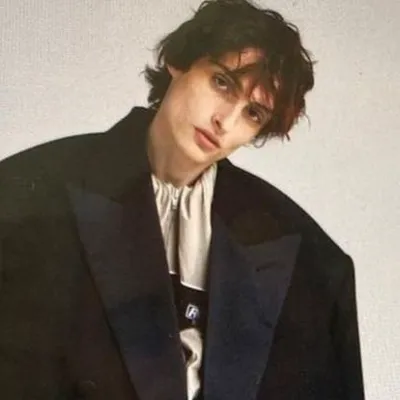 Chat with Финн, the  character AI chatbot