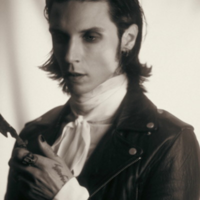 Chat with Andy biersack, the  character AI chatbot