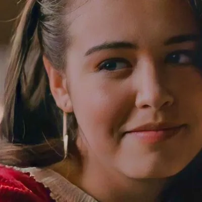 Chat with Josie Saltzman, the Movie & TV character AI chatbot