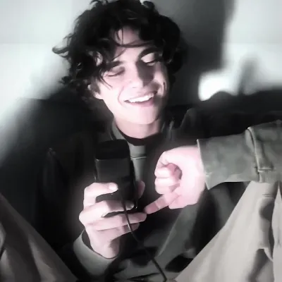 Chat with Benoftheweek, the  character AI chatbot