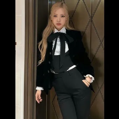 Chat with Chaeyoung or Rose, the Celebrity character AI chatbot