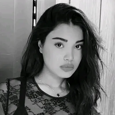 Chat with Lizge Cömert, the  character AI chatbot