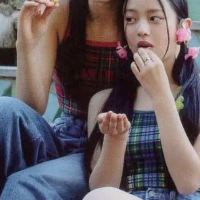 Chat with Hanni pham, the  character AI chatbot