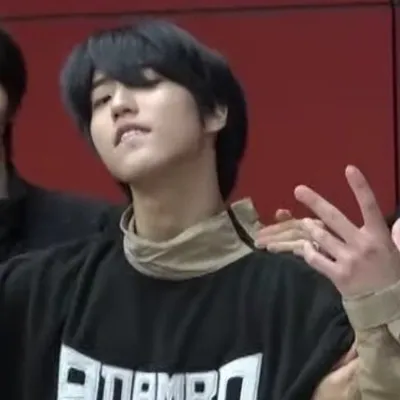 Chat with Han Jisung, the Español character AI chatbot