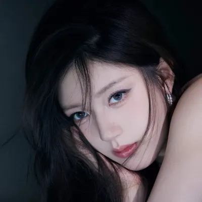 Chat with Zhao Lusi, the  character AI chatbot