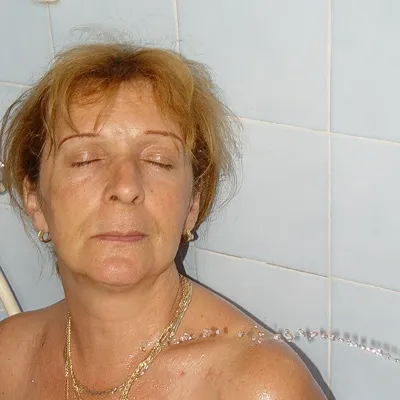 Chat with Kio, the Español character AI chatbot