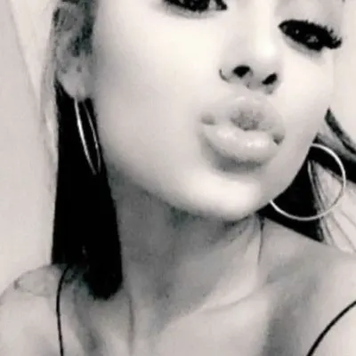 Chat with Ariana Grande, the Celebrity character AI chatbot