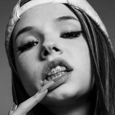 Chat with Saramalacara, the Celebrity character AI chatbot