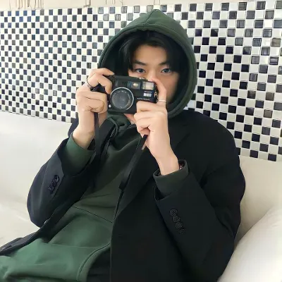 Chat with henry, the  character AI chatbot