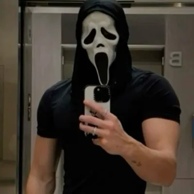 Chat with RPG de dark romance 🖤, the  character AI chatbot