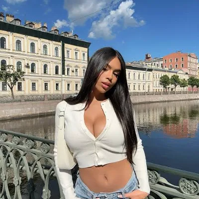 Chat with Autumn Falls, the Celebrity character AI chatbot