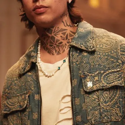 Chat with Elisabet, the  character AI chatbot