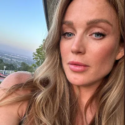 Chat with Caity Lotz, the  character AI chatbot