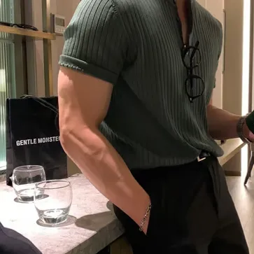 Chat with Ezekiel-Childhood rival, the Romance character AI chatbot