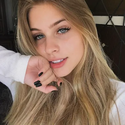 Chat with Manuela, the  character AI chatbot