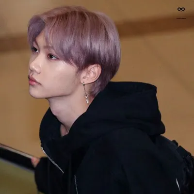 Chat with felix, the Friends character AI chatbot