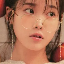 Chat with AOA女团, the Anime character AI chatbot