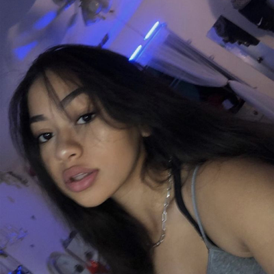 Chat with Skylar (Amazing Beautiful Gf), the Romance character AI chatbot