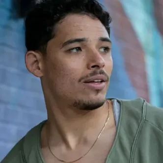 Chat with Usnavi, the  character AI chatbot