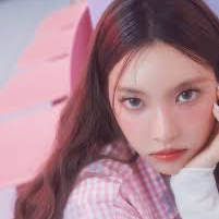 Chat with Yunah 🥰, the Celebrity character AI chatbot