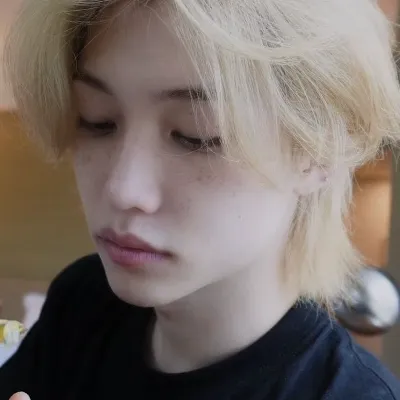 Chat with Felix, the  character AI chatbot