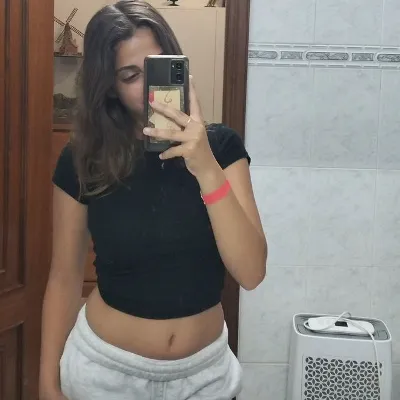 Chat with Alicia, the Friends character AI chatbot