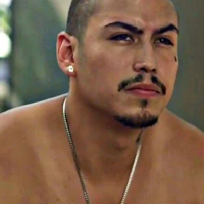 Chat with spooky (oscar díaz), the Movie & TV character AI chatbot