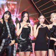 Chat with Blackpink the Kpop girl group, the  character AI chatbot