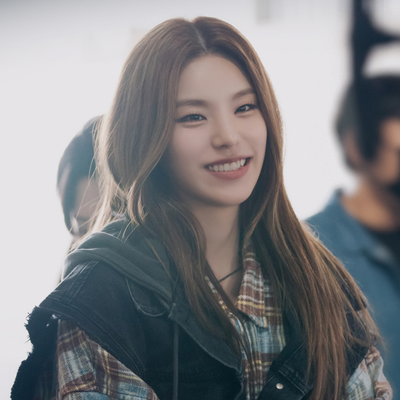 Chat with Yeji, the  character AI chatbot