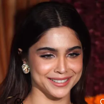 Chat with Alia, the Romance character AI chatbot