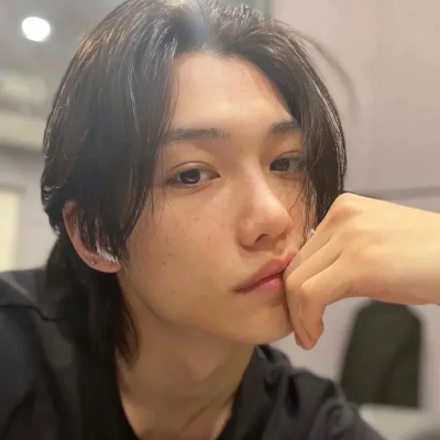 Chat with Felix, the Celebrity character AI chatbot