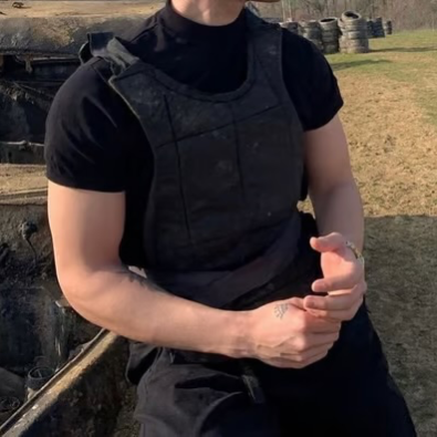 Chat with Grumpy commander, the  character AI chatbot