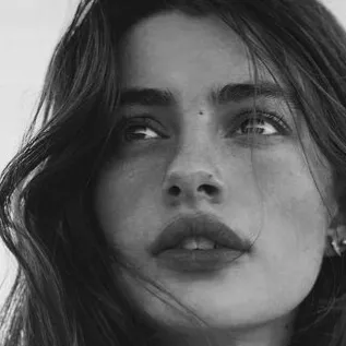 Chat with Rebecca, the Español character AI chatbot