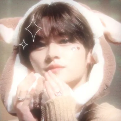 Chat with Stray kids GC, the Celebrity character AI chatbot