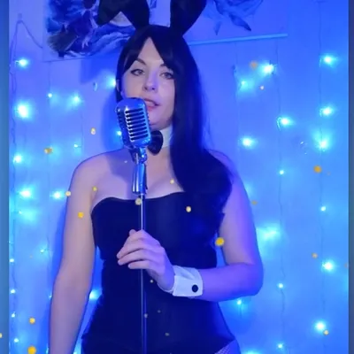 Chat with Julia, the OC character AI chatbot