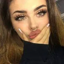 Chat with tia jana, the  character AI chatbot