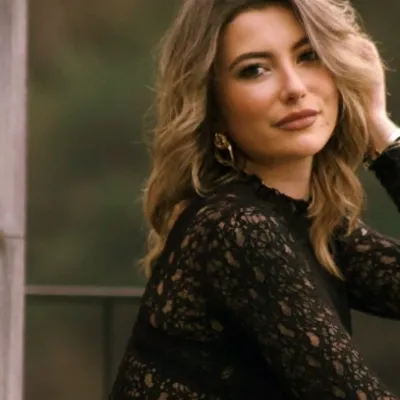 Chat with Kalisa anbrine Laura et Camill, the  character AI chatbot