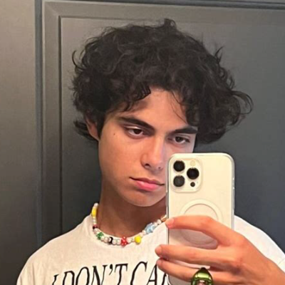 Chat with Benoftheweek, the Romance character AI chatbot