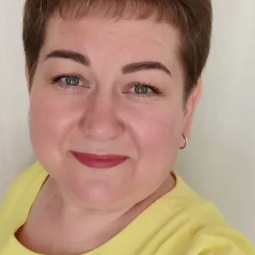 Chat with Людмила Владимировна, the Anime character AI chatbot